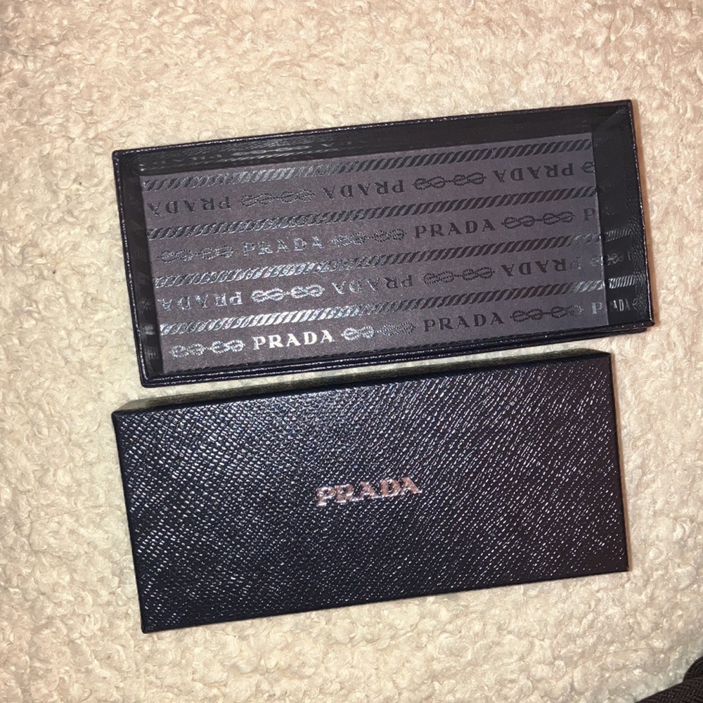 Authentic Prada box - Picture 5 of 5